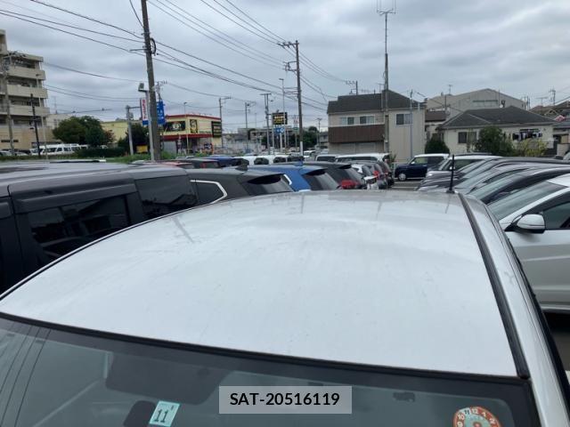 Toyota SIENTA 2011-11 8661557-1