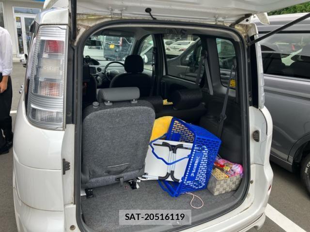 Toyota SIENTA 2011-11 8661557-4