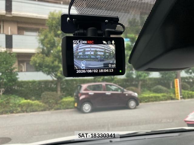 Toyota SIENTA 2018-02 8661553-17