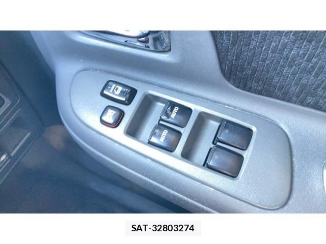 Toyota SIENTA 2013-07 8661566-11