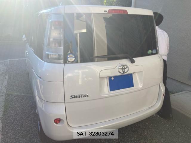 Toyota SIENTA 2013-07 8661566-1