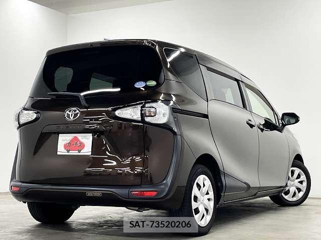 Toyota SIENTA 2017-08 8661546-2