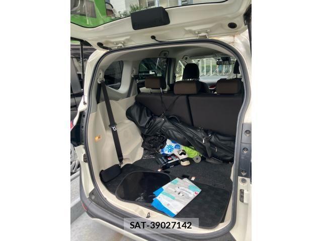 Toyota SIENTA 2015-10 8666902-21