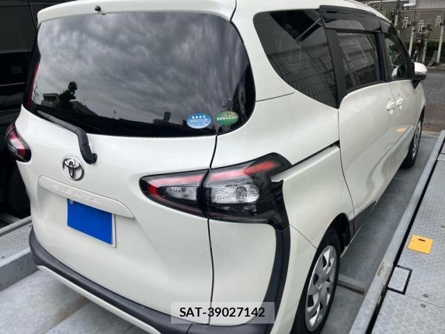 Toyota SIENTA 2015-10 8666902-2