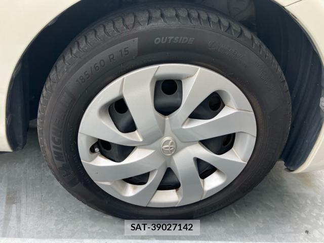 Toyota SIENTA 2015-10 8666902-4