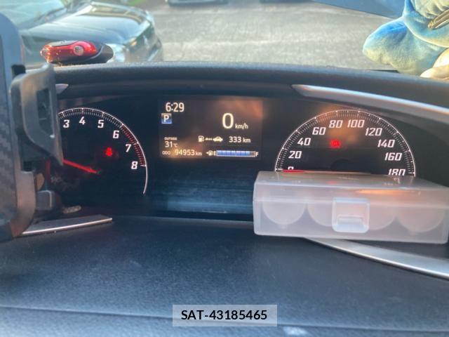 Toyota SIENTA 2017-03 8661556-16