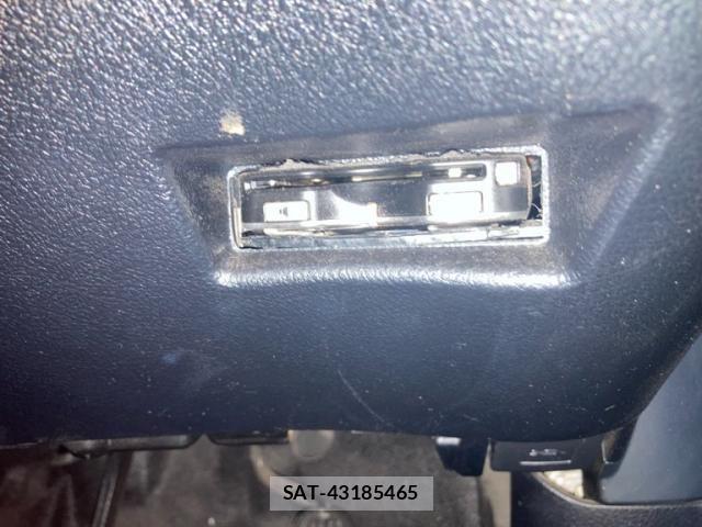 Toyota SIENTA 2017-03 8661556-26