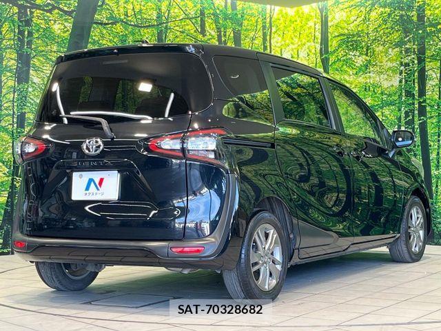 Toyota SIENTA 2016-07 8686547-16