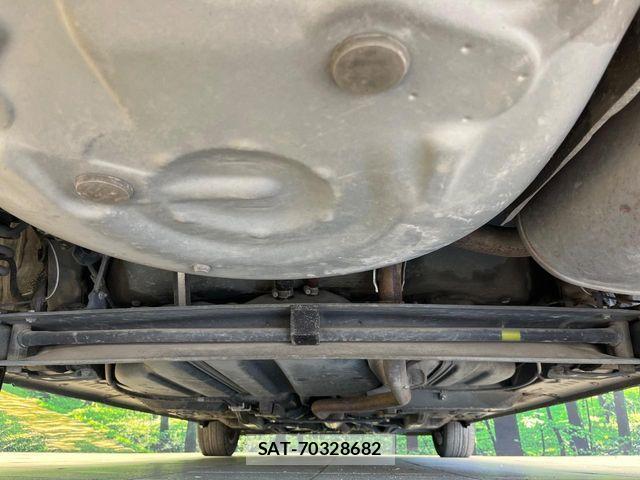 Toyota SIENTA 2016-07 8686547-18