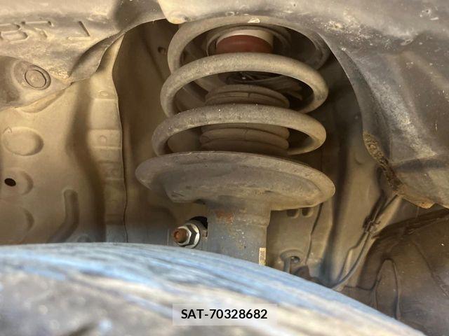Toyota SIENTA 2016-07 8686547-19