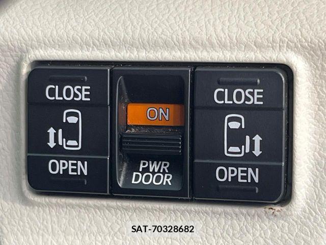Toyota SIENTA 2016-07 8686547-5