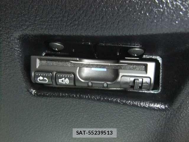 Toyota SIENTA 2017-12 8686546-14
