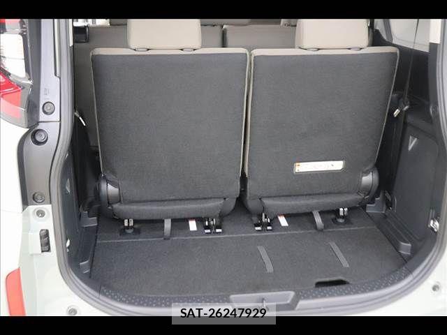 Toyota SIENTA 2023-05 8745836-13