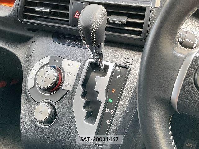 Toyota SIENTA 2020-06 8745841-11