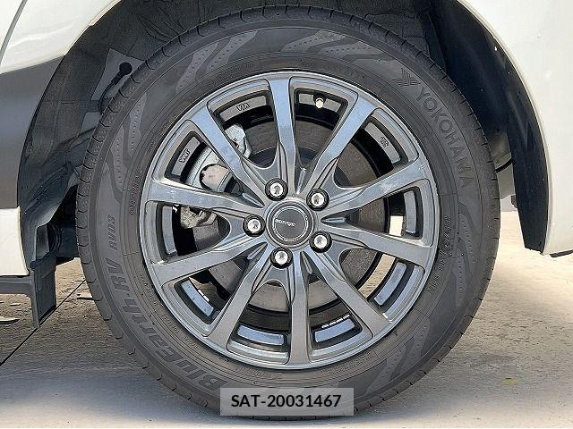Toyota SIENTA 2020-06 8745841-5