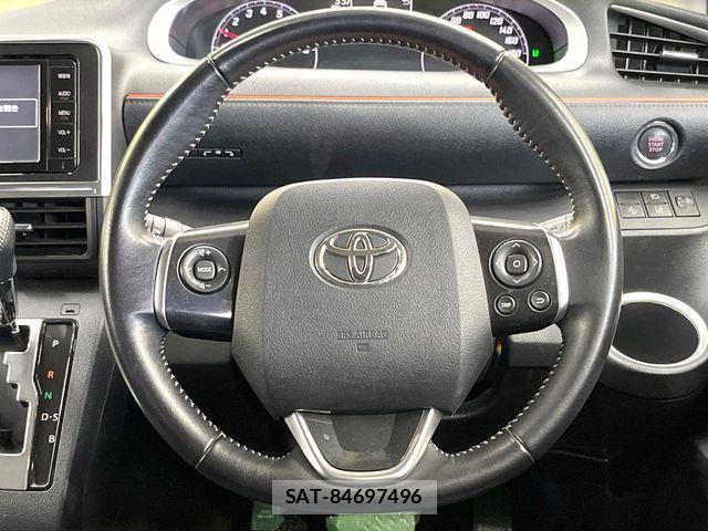 Toyota SIENTA 2015-07 8745850-11