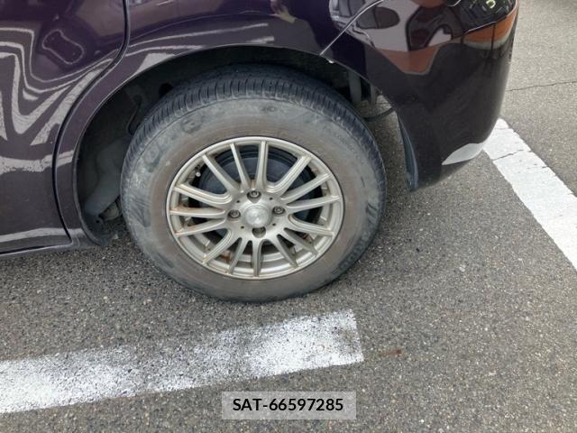 Toyota SIENTA 2014-02 8745859-9