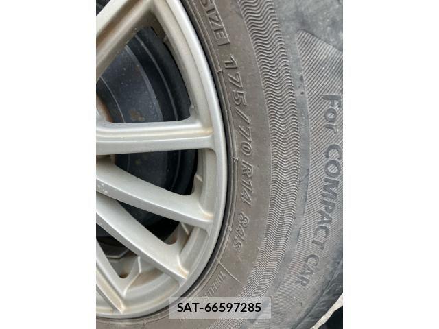 Toyota SIENTA 2014-02 8745859-10