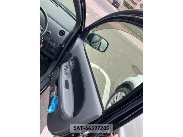 Toyota SIENTA 2014-02 8745859-13