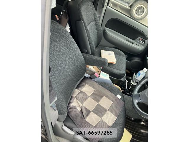 Toyota SIENTA 2014-02 8745859-15