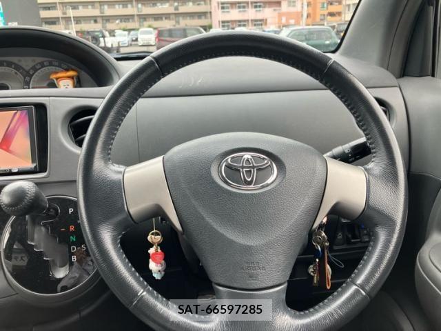 Toyota SIENTA 2014-02 8745859-16