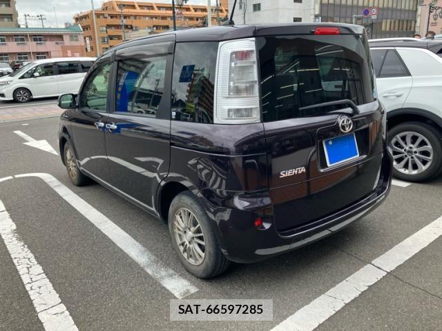 Toyota SIENTA 2014-02 8745859-5