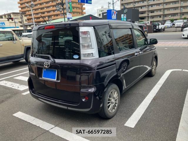 Toyota SIENTA 2014-02 8745859-6
