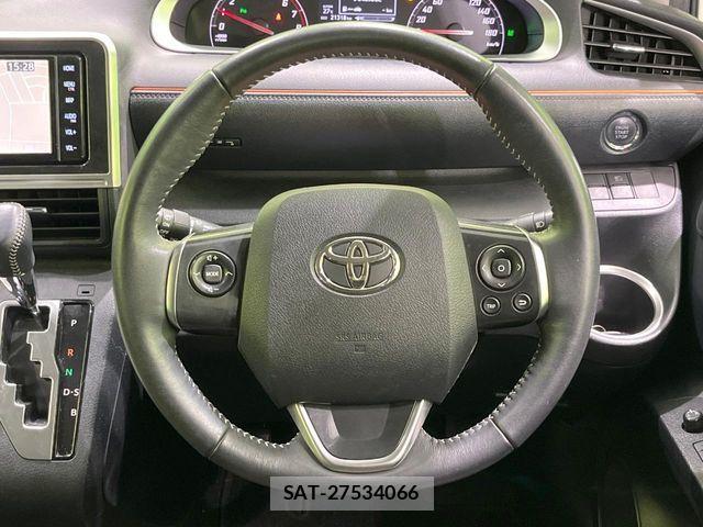 Toyota SIENTA 2022-07 8745835-11