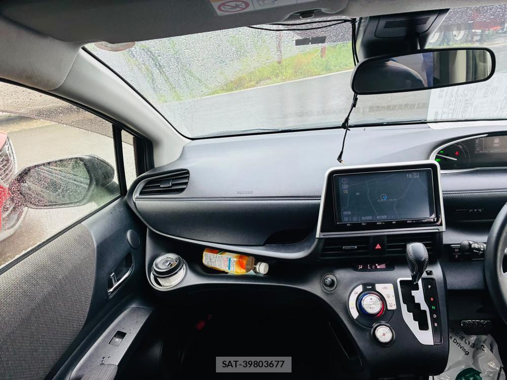 Toyota SIENTA 2022-05 8487794-17