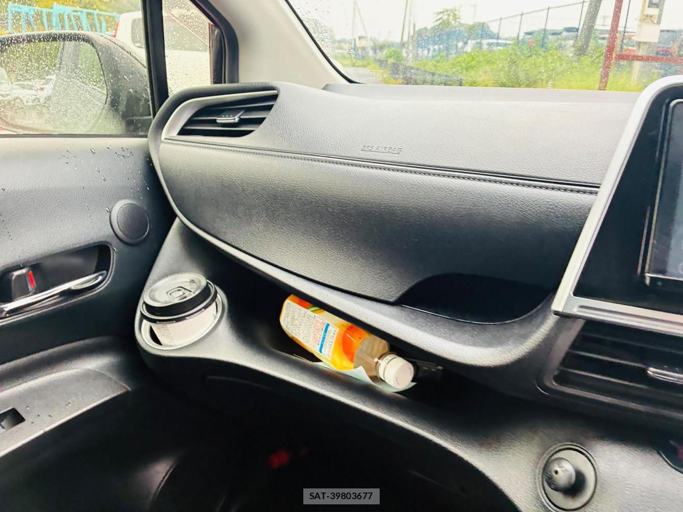 Toyota SIENTA 2022-05 8487794-18