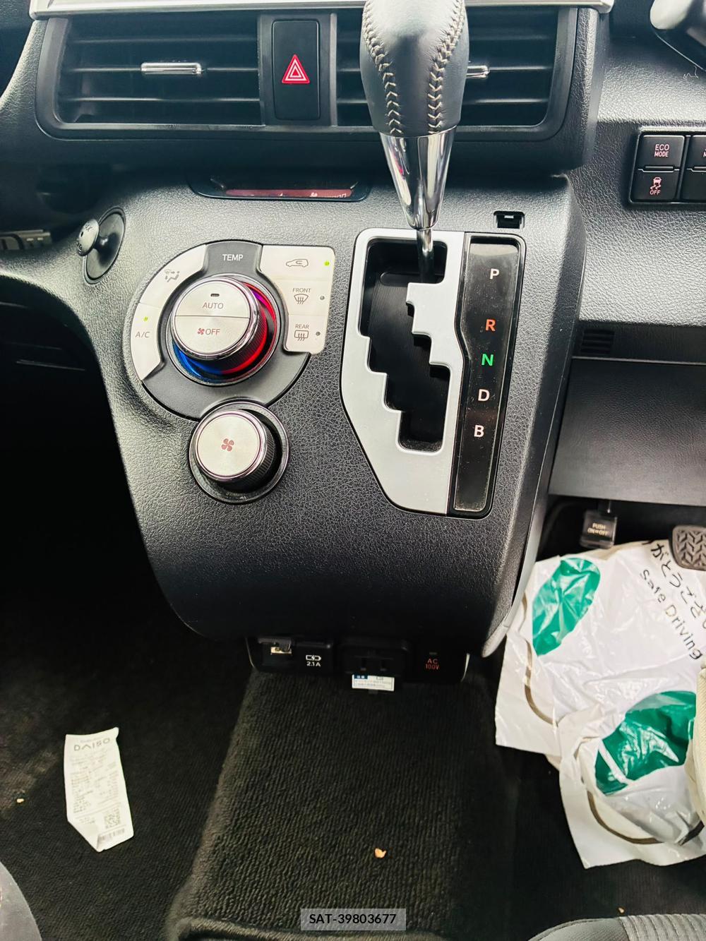Toyota SIENTA 2022-05 8487794-21