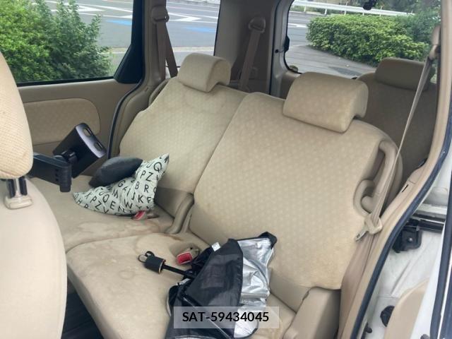 Toyota SIENTA 2009-12 8744175-10