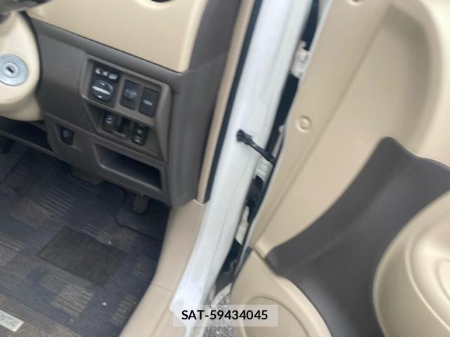 Toyota SIENTA 2009-12 8744175-14
