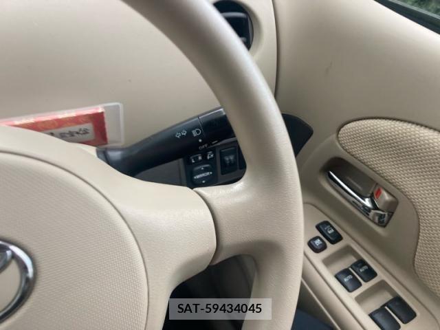 Toyota SIENTA 2009-12 8744175-17