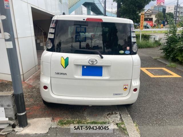 Toyota SIENTA 2009-12 8744175-5