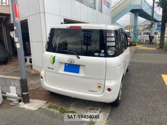 Toyota SIENTA 2009-12 8744175-6
