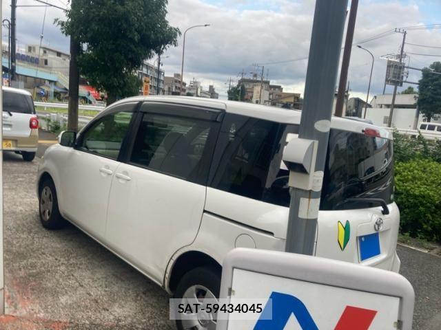 Toyota SIENTA 2009-12 8744175-7