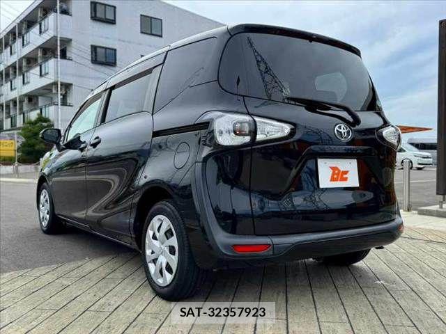 Toyota SIENTA 2017-02 8745854-12