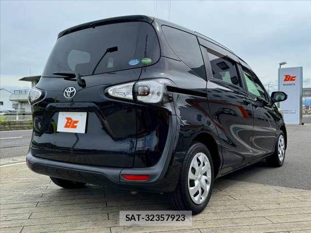 Toyota SIENTA 2017-02 8745854-14