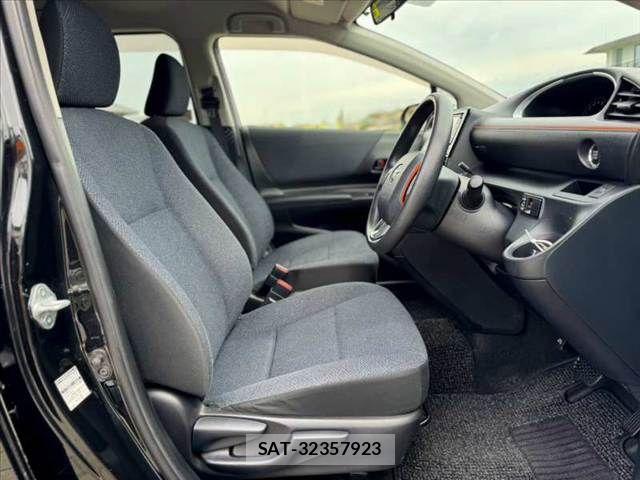 Toyota SIENTA 2017-02 8745854-15