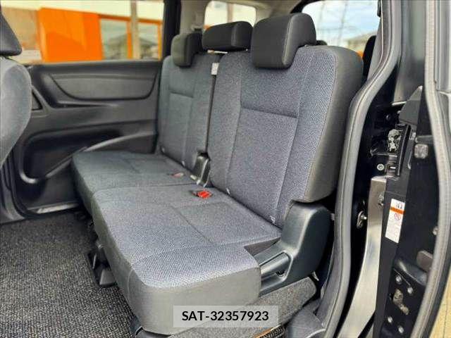 Toyota SIENTA 2017-02 8745854-17