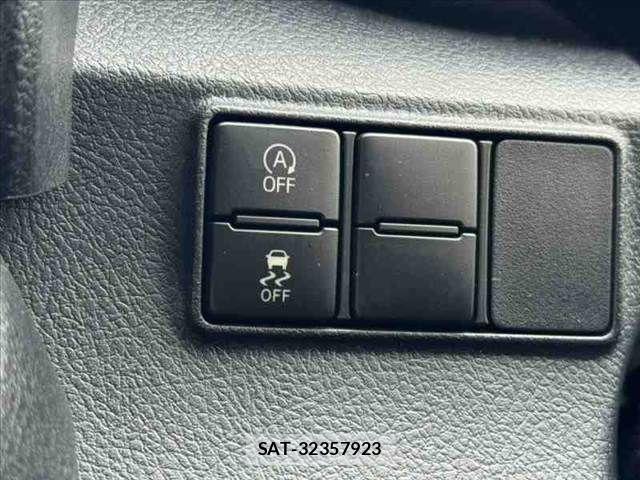 Toyota SIENTA 2017-02 8745854-23