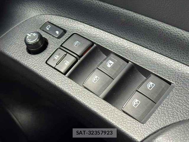 Toyota SIENTA 2017-02 8745854-27