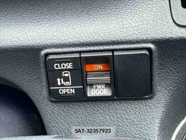 Toyota SIENTA 2017-02 8745854-5