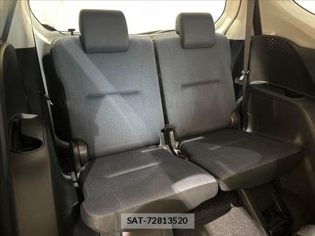 Toyota SIENTA 2016-10 8745858-11