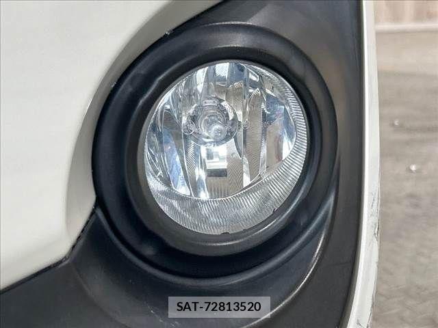 Toyota SIENTA 2016-10 8745858-26