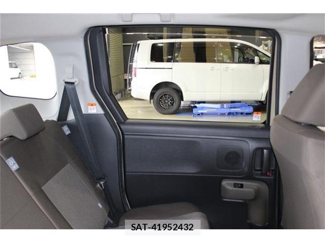Toyota SIENTA 2022-11 8744251-11