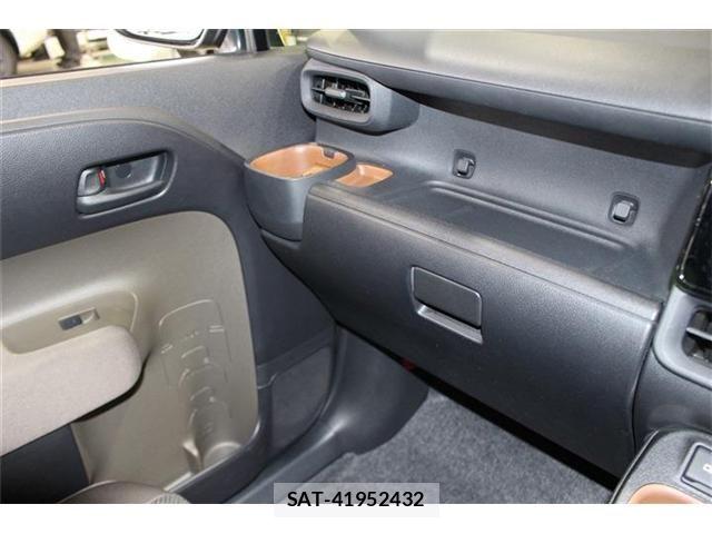 Toyota SIENTA 2022-11 8744251-27