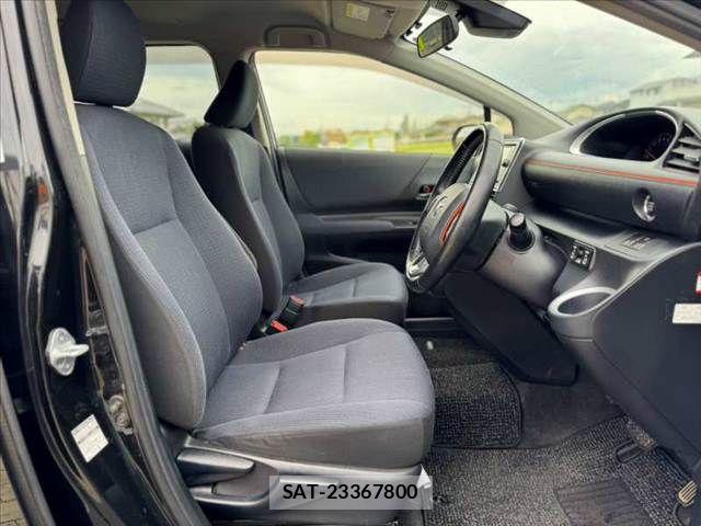 Toyota SIENTA 2017-05 8782042-15