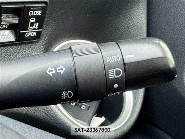 Toyota SIENTA 2017-05 8782042-23